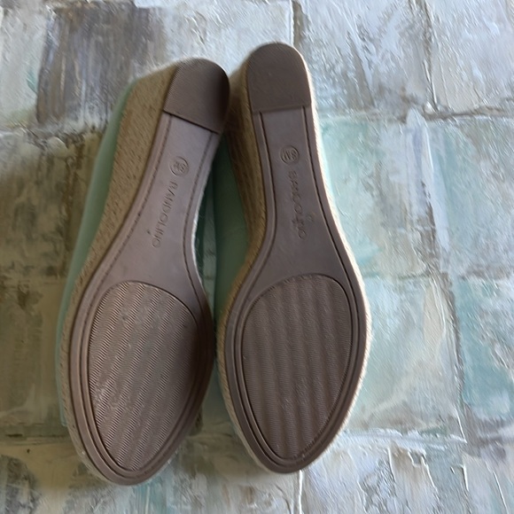 Almost NWOB Size 8 seafoam / mint green open toe Bandolino basketweave wedges - Picture 4 of 4